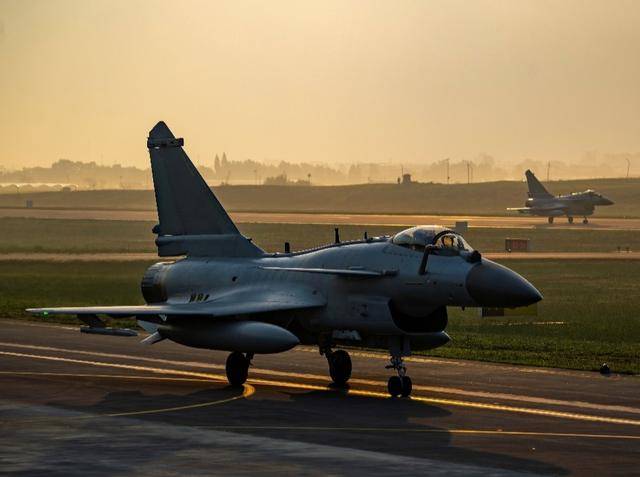 印尼豪掷90亿美元买歼-10<strong></p>
<p>虚拟币怎么投资</strong>,不止看中战机,中械作战体系也来一套