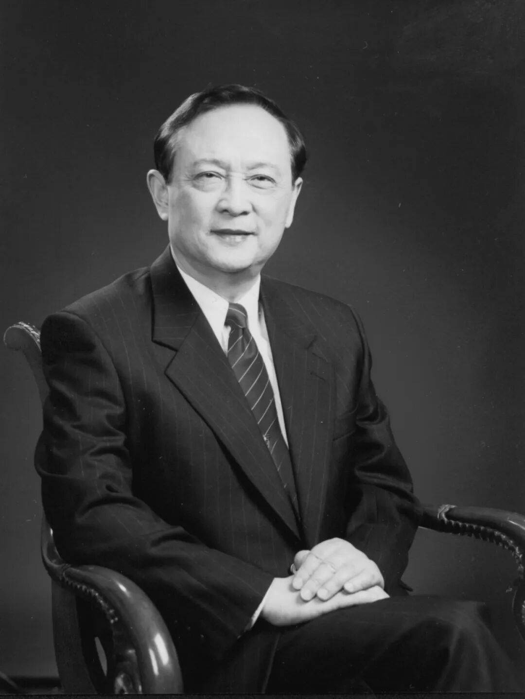 重大损失<strong></p>
<p>ths虚拟币</strong>！周国治先生在美去世