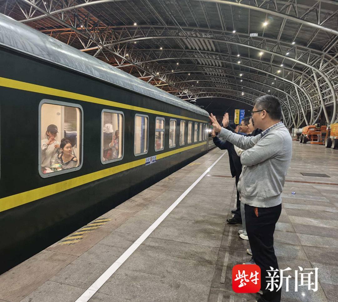 “叔叔是江苏的<strong></p>
<p>虚拟币走势图</strong>，将来一定带你们去看看！”镇江警官不忘承诺，四次组织近百名藏区学子来苏研学