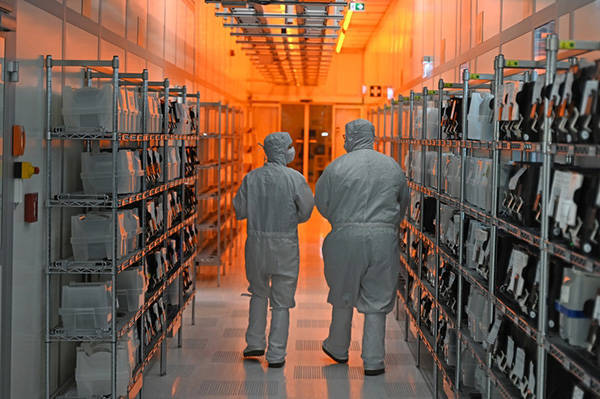 荷兰分析人士:安世半导体事件表明<strong></p>
<p>怎样买虚拟币</strong>,欧洲夹在中美之间无能为力