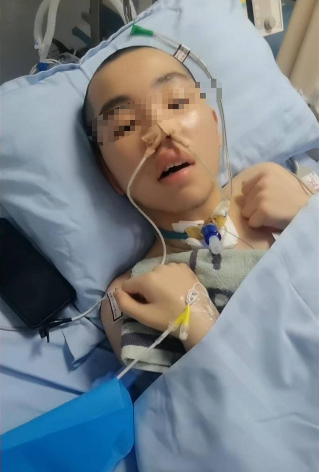 14岁男生嬉闹时被女同学打中左胸后瘫痪 家属：女孩父母为残疾人<strong></p>
<p>怎样买虚拟币</strong>，后续费用无着落