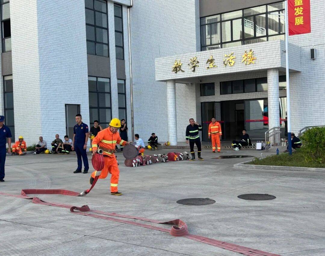 训考结合砺精兵<strong></p>
<p>怎样买虚拟币</strong>!高新区微型消防站技能培训暨考核顺利举行