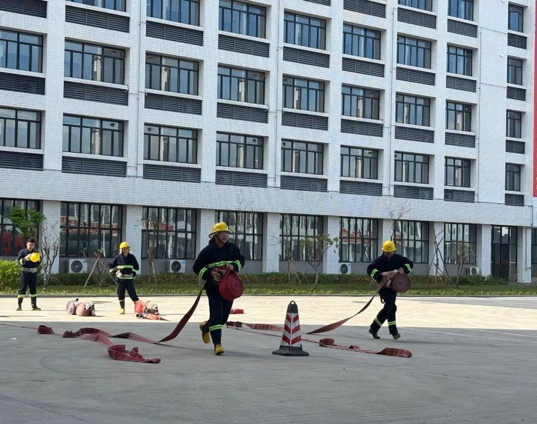 训考结合砺精兵<strong></p>
<p>怎样买虚拟币</strong>!高新区微型消防站技能培训暨考核顺利举行