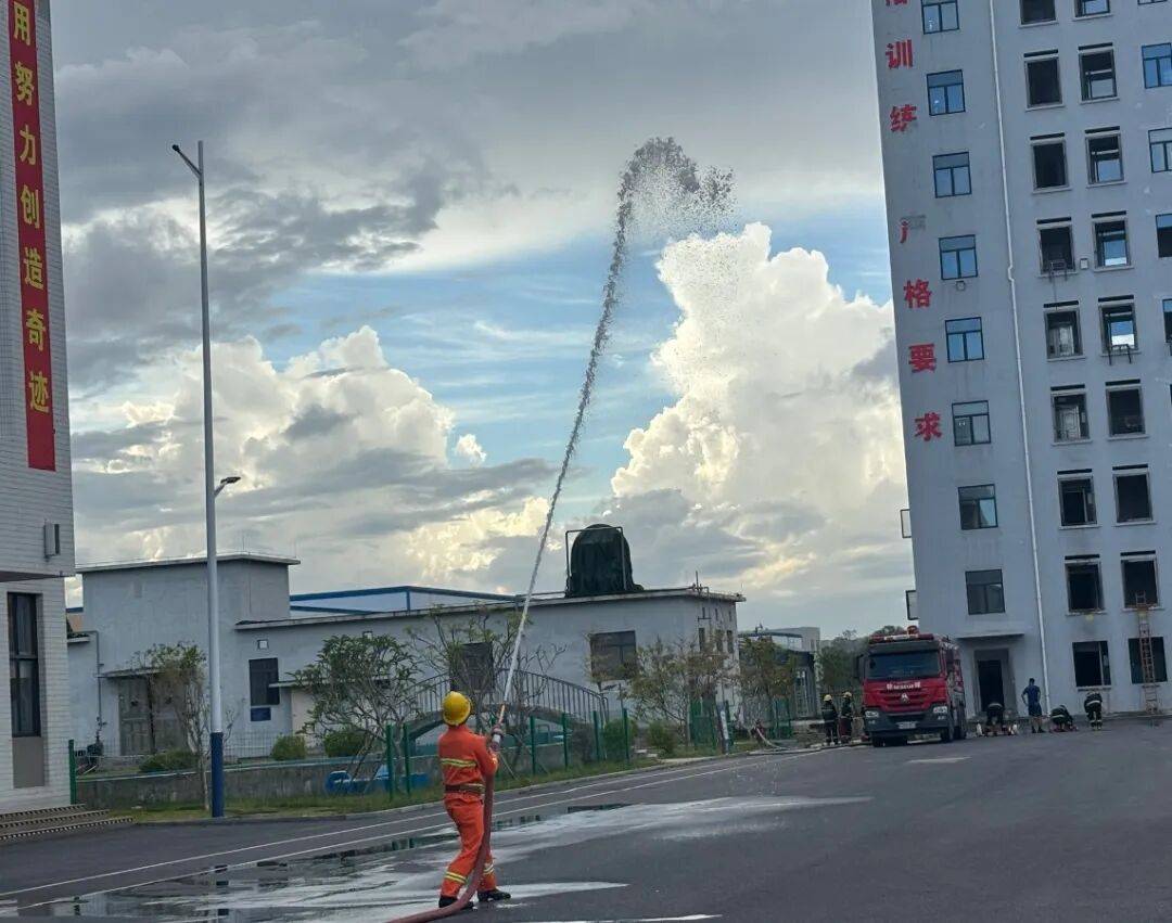 训考结合砺精兵<strong></p>
<p>怎样买虚拟币</strong>!高新区微型消防站技能培训暨考核顺利举行