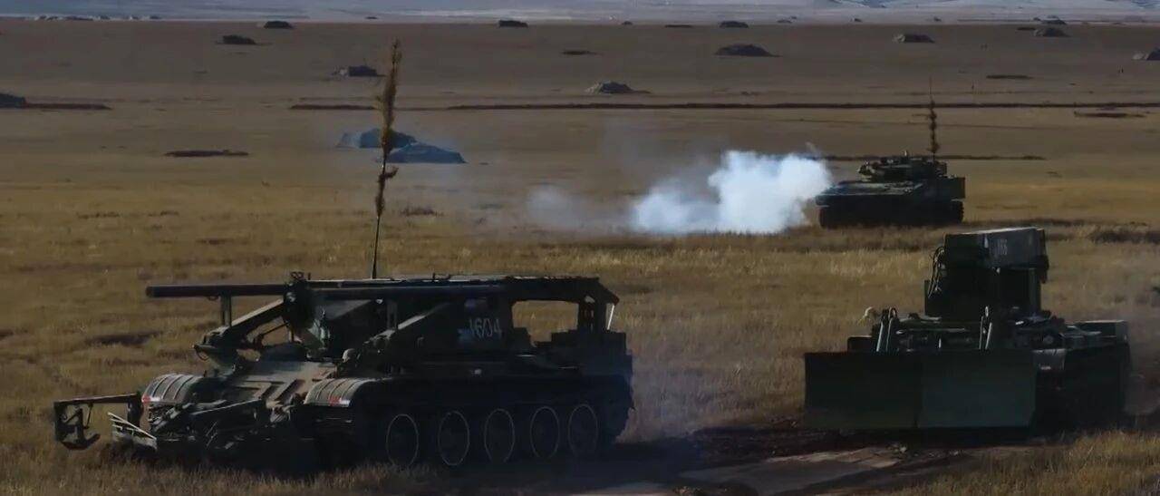 大场面!机器狗、无人机开路<strong></p>
<p>虚拟货币筹币网</strong>,实兵对抗演练画面公布