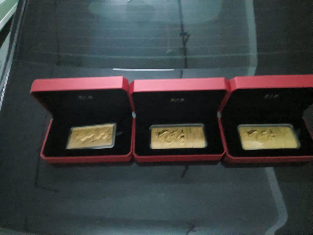 股市套现170万元后<strong></p>
<p>国家禁止虚拟币</strong>，杭州男子豪购300克金条！老板当场报警……