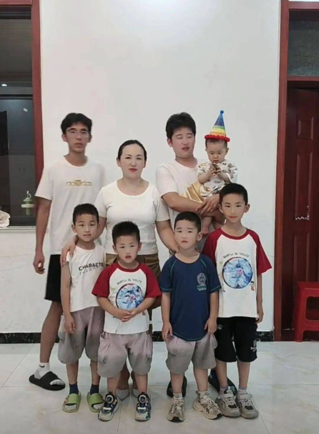 85后夫妻16年生<strong></p>
<p>国家禁止虚拟币</strong>了6个儿子:一直想生个女儿