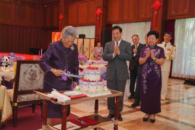 连续有两位国王访华<strong></p>
<p>国家禁止虚拟币</strong>,其中一位是建交以来首访,证明了什么?