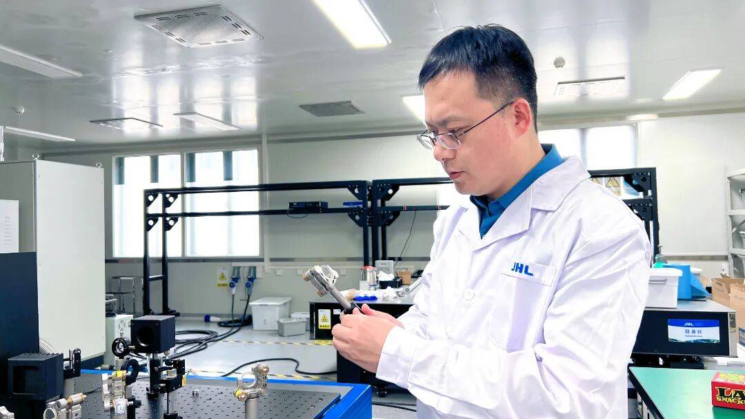 认真学习贯彻党的二十届四中全会精神<strong></p>
<p>国家禁止虚拟币</strong>!来听听他们怎么说