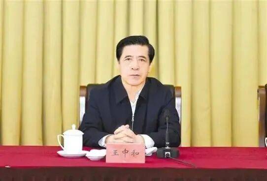 大搞权钱交易、权色交易<strong></p>
<p>虚拟币商城开发</strong>!内蒙古自治区政协原党组副书记、副主席王中和被公诉