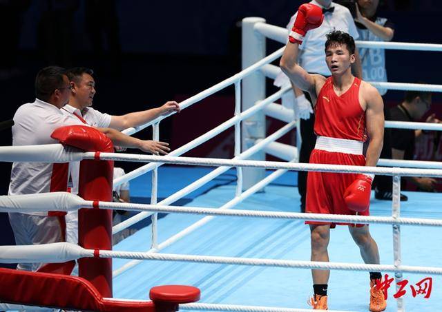 全运会拳击男子80公斤级决赛<strong></p>
<p>虚拟币商城开发</strong>,王小保夺冠!