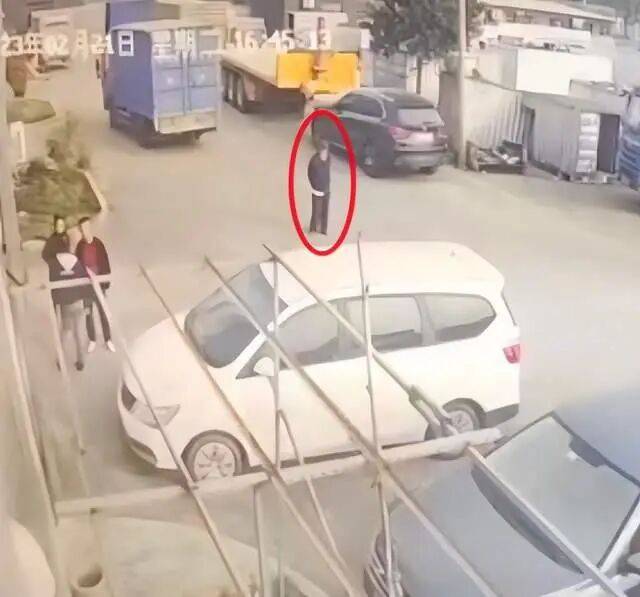 阳江95岁老翁车祸住院3月去世<strong></p>
<p>虚拟q币充值器</strong>,鉴定称自身因素系死亡主因;司机被判一年两个月不断申诉,广东高院:量刑明显不当将再审