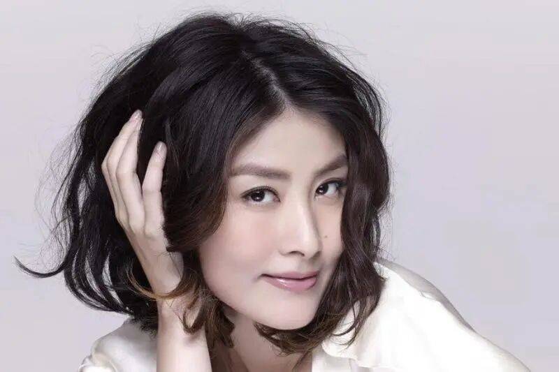 陈慧琳商演现场得知观众都是年消费200万元以上的VIP<strong></p>
<p>虚拟q币充值器</strong>，直呼“原来我也是一个优惠”