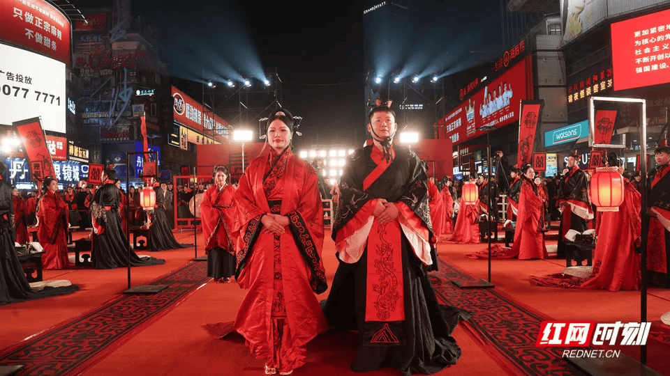 汶川地震被救起的女孩<strong></p>
<p>虚拟币之家</strong>,17年后和救她的军人结婚了