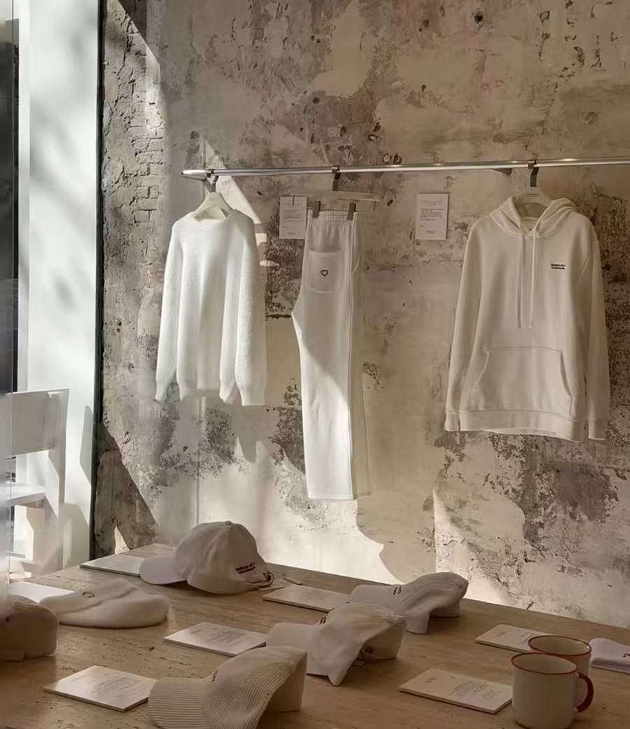 法国人在上海开店<strong></p>
<p>虚拟钻石币</strong>,只卖白色衣服竟然火了丨上海滩上洋掌柜