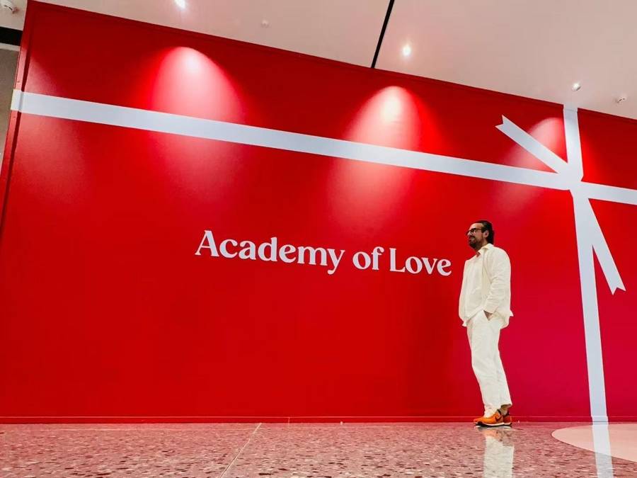 法国人在上海开店<strong></p>
<p>虚拟钻石币</strong>,只卖白色衣服竟然火了丨上海滩上洋掌柜