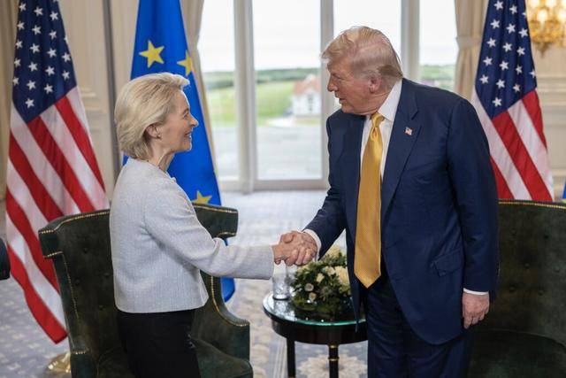 美国想和中俄印日组建C5<strong></p>
<p>虚拟芬达币</strong>,梅德韦杰夫:给了欧洲一记响亮的耳光