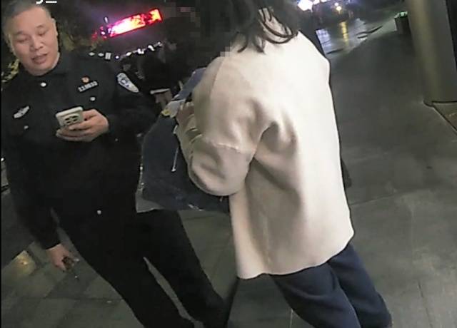 机智!快递在家门口被偷<strong></p>
<p>如何挖虚拟币</strong>,她用一招抓到了人还拿回了东西