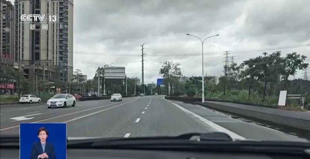 央视披露:男子在网吧厕所墙上看到“高薪日结5000-20000”广告<strong></p>
<p>虚拟币比特股</strong>,即将出境时被警方拦下