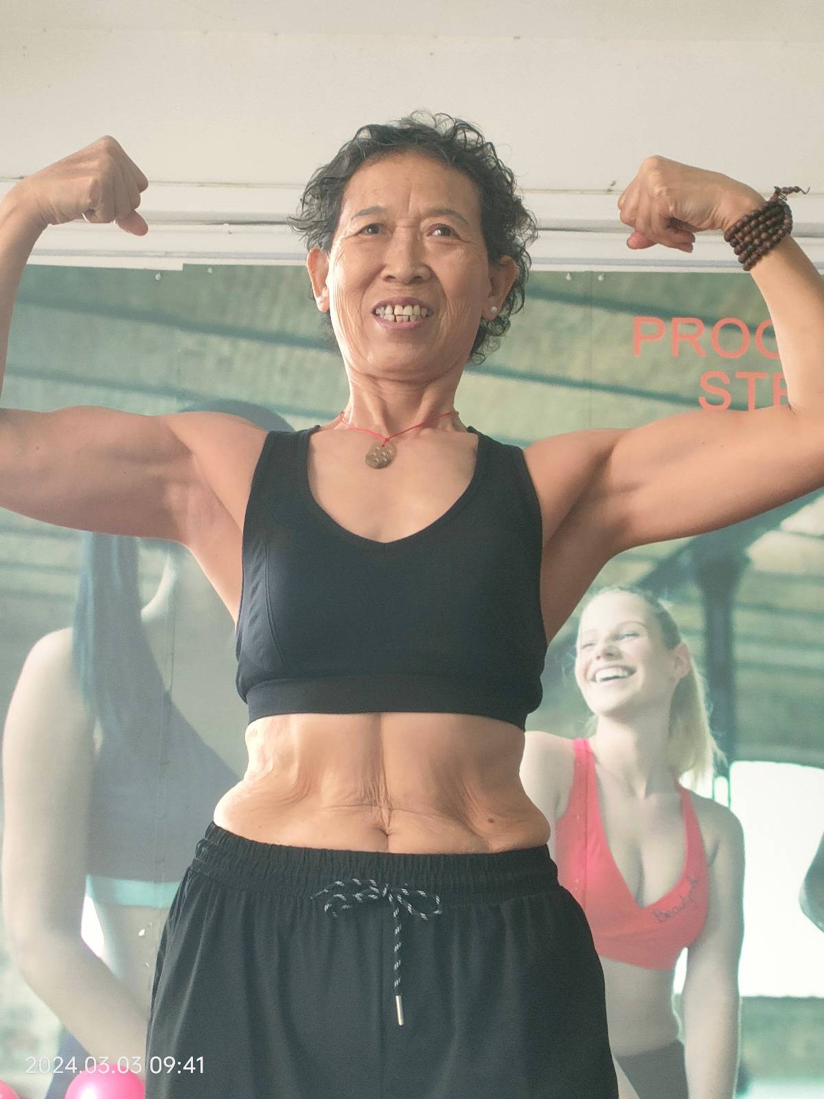 71岁奶奶获健美比赛冠军：被儿媳夸偶像<strong></p>
<p>正规虚拟币交易平台</strong>，无视“老了就在家等死”的言论