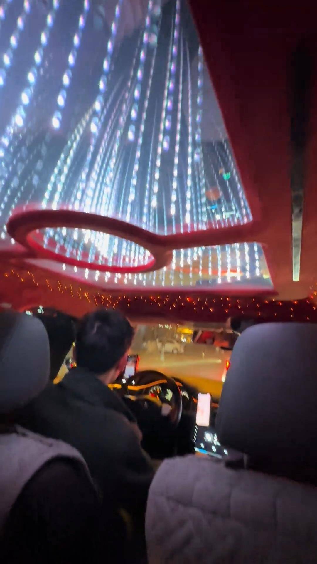 长春一女子打车遇“最炫出租车”<strong></p>
<p>虚拟币监控</strong>，车顶被改装为绚丽星空顶，网友：打车竟然打到了移动KTV