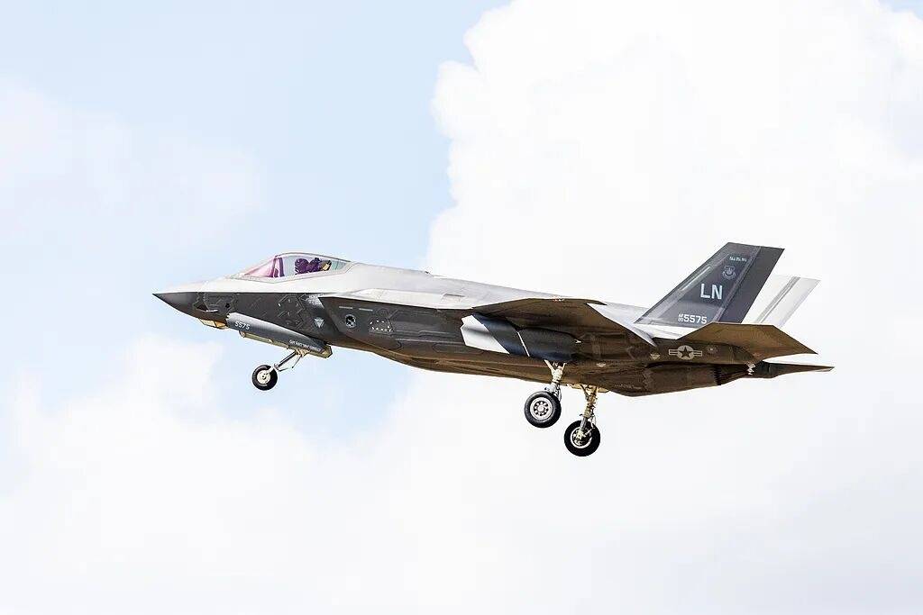 美军最大航母“福特”号停靠希腊<strong></p>
<p>比特股虚拟币</strong>，650个厕所坏了近9成，舰员上厕所排队要四五十分钟