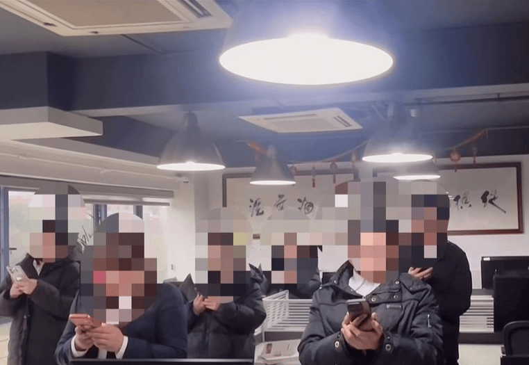 8:30上班，8点要到岗晨读？四川一公司回应：创始人爱学习，晨读内容大多聚焦于管理和经营方面，律师：应支付加班费，以避免潜在法律风险