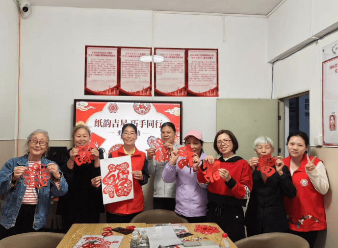 物业费6毛收不上<strong></p>
<p>现货收益</strong>,涨价后几乎收满!深圳一30多年老小区,改变如何发生?